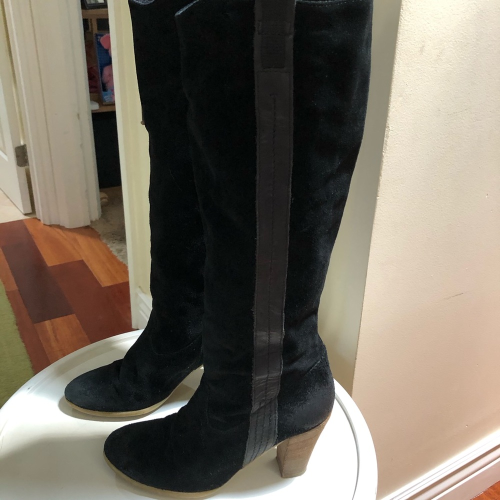 Steve Madden suede boots